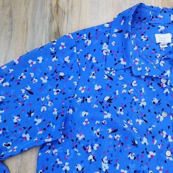 🔸️A New Day Blue Floral Buttoned Front Long Sleeve Top Medium - Picture 4 of 9